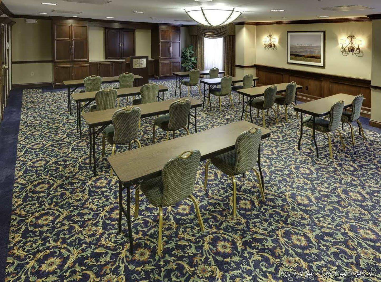 Hampton Inn & Suites Cleveland-Beachwood Exterior photo